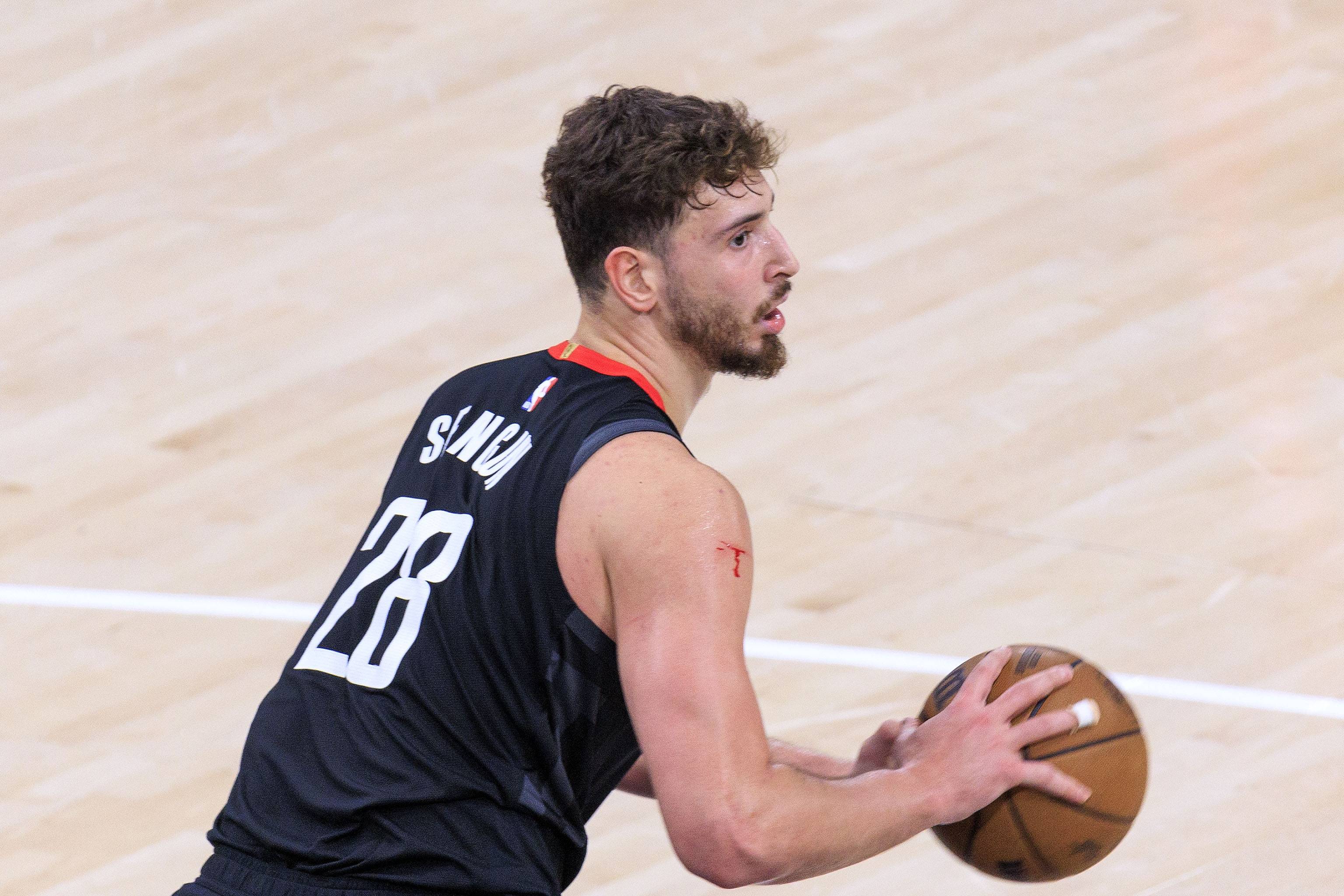 雷火app下载-从广州队豪取连胜备战全明星赛到冲刺阶段上海申花调整名单以备NBA季后赛，转会期波尔图战术微调——意甲节点到来 